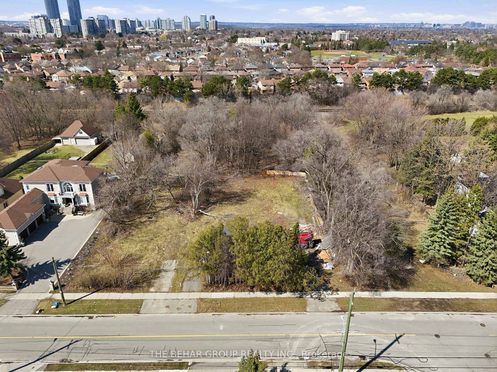 196-198 Crestwood Road, Yorkhill, Vaughan photo number 2
