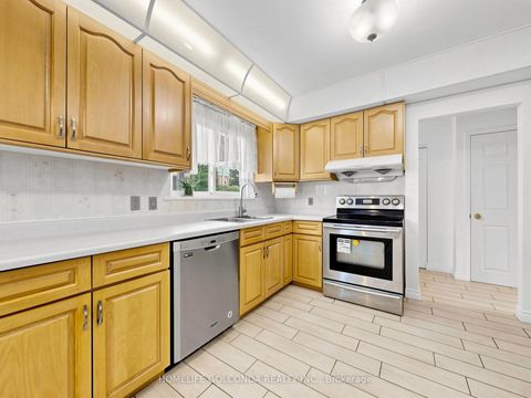 Photo 10 at 21 Grove Park Crescent, Don Valley Village, Toronto