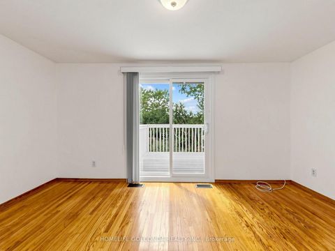 Photo 12 at 21 Grove Park Crescent, Don Valley Village, Toronto