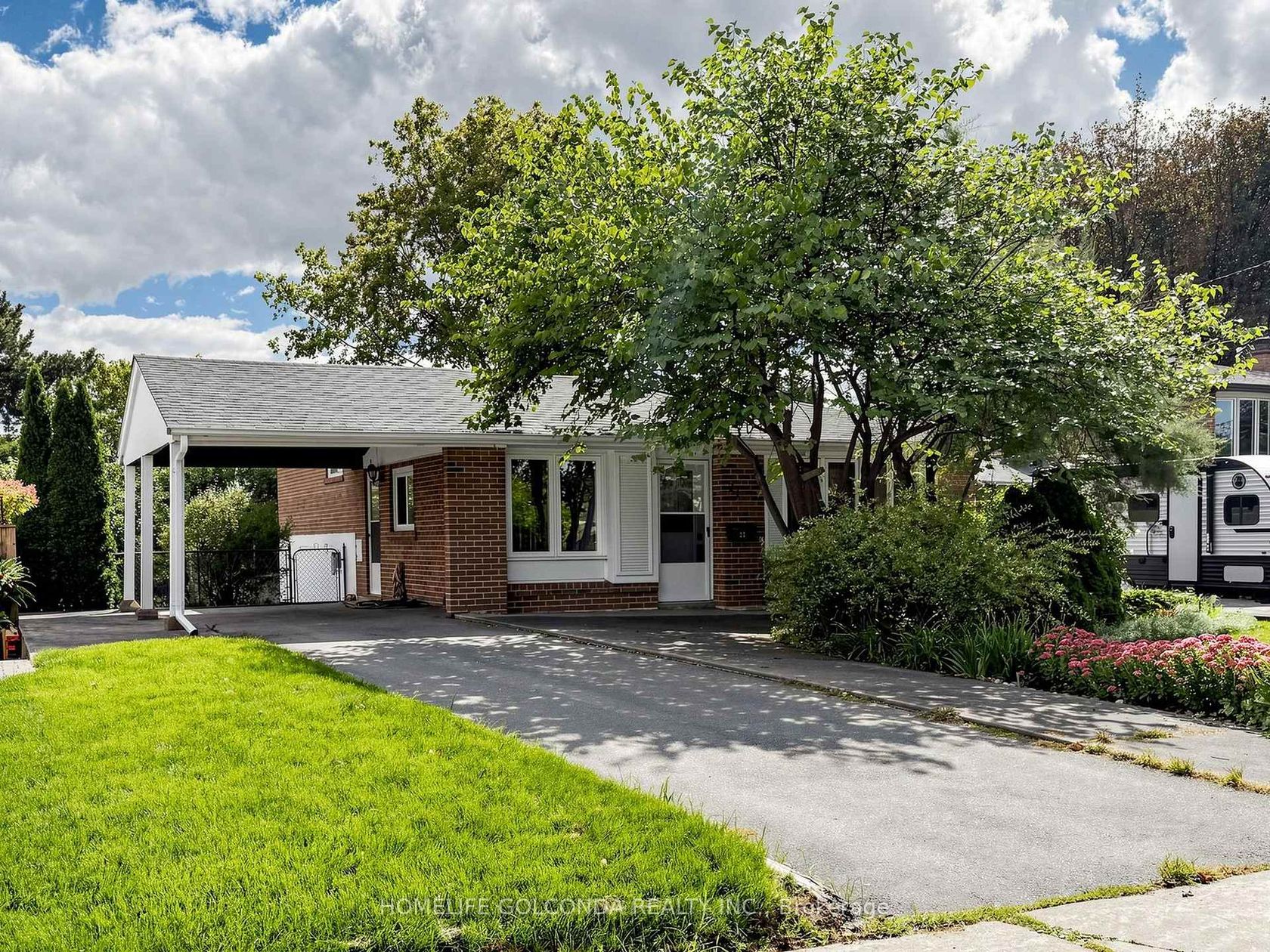21 Grove Park Crescent, Don Valley Village, Toronto photo 9