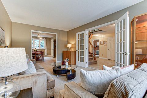 Photo 11 at 64 Golf Links Drive, Aurora Highlands, Aurora
