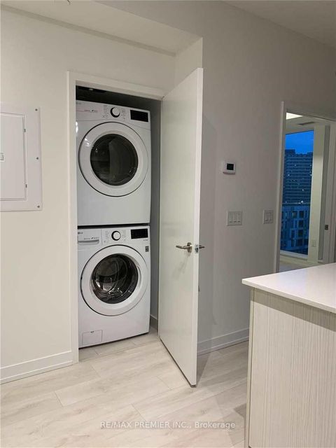 Photo 6 at 912 - 225 Sumach Street, Regent Park, Toronto