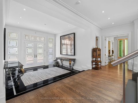 Photo 2 at 17 Alderbrook Drive, Don Mills, Toronto