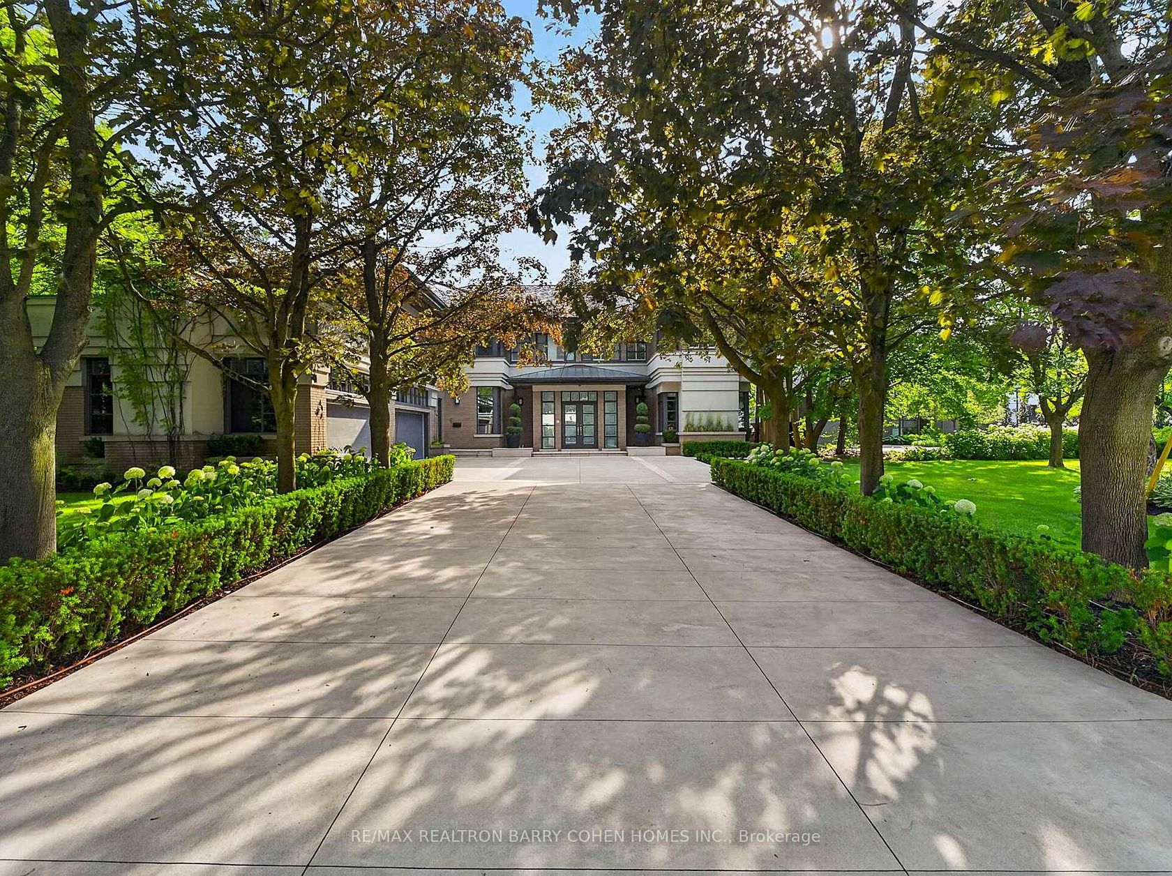 17 Alderbrook Drive, Don Mills, Toronto photo number 2