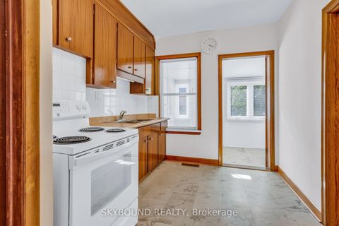 Photo 11 at 30 Woodmount Avenue, Danforth, Toronto