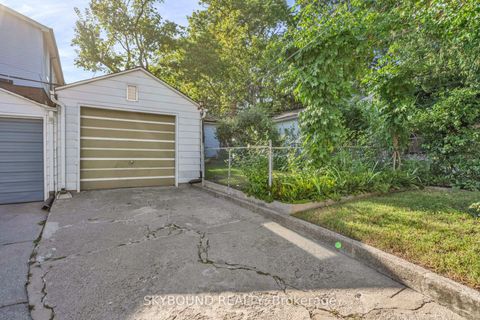 Photo 25 at 30 Woodmount Avenue, Danforth, Toronto