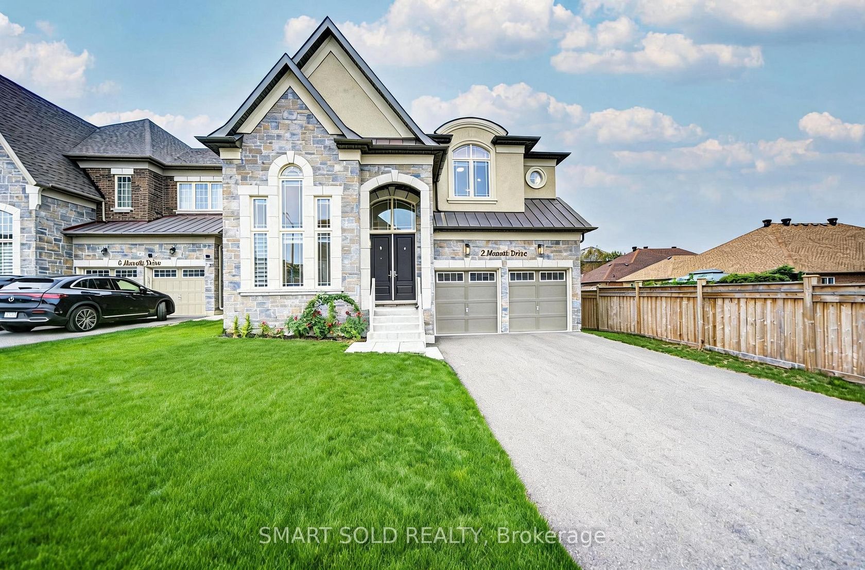 2 Menotti Drive, Oak Ridges, Richmond Hill photo number 2