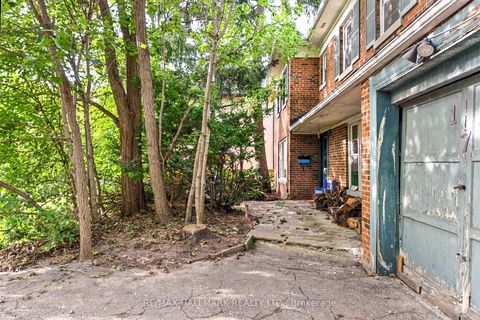 Photo 2 at 171 Old Yonge Street, Windfields, Toronto