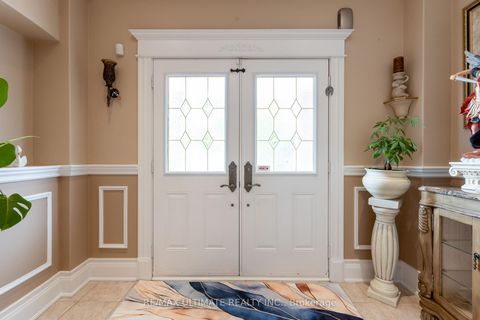 Photo 1 at 15 Ozoner Crescent, Vellore Village, Vaughan