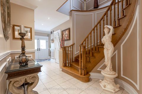 Photo 4 at 15 Ozoner Crescent, Vellore Village, Vaughan