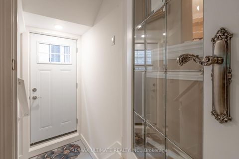 Photo 5 at 15 Ozoner Crescent, Vellore Village, Vaughan