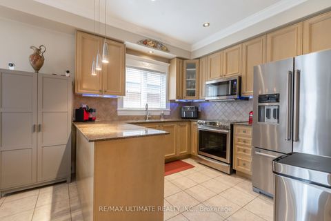 Photo 11 at 15 Ozoner Crescent, Vellore Village, Vaughan