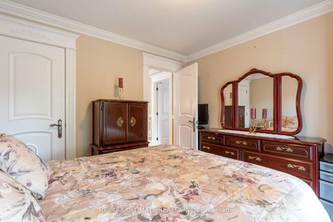 Photo 22 at 15 Ozoner Crescent, Vellore Village, Vaughan