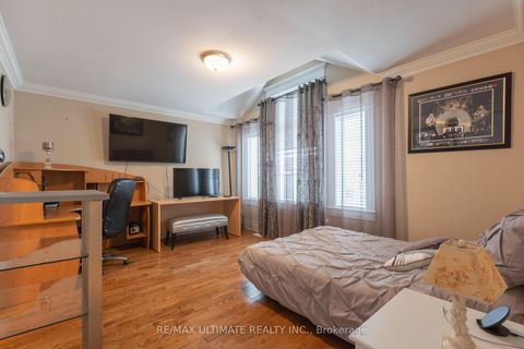Photo 23 at 15 Ozoner Crescent, Vellore Village, Vaughan