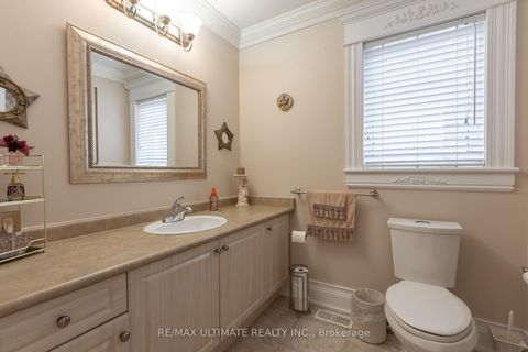 Photo 30 at 15 Ozoner Crescent, Vellore Village, Vaughan