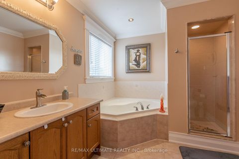 Photo 34 at 15 Ozoner Crescent, Vellore Village, Vaughan