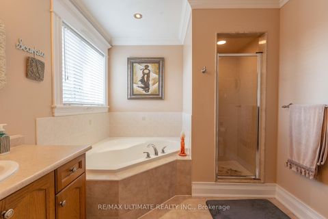 Photo 35 at 15 Ozoner Crescent, Vellore Village, Vaughan