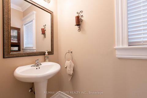 Photo 37 at 15 Ozoner Crescent, Vellore Village, Vaughan