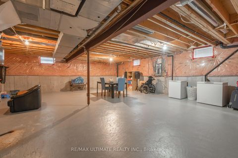 Photo 38 at 15 Ozoner Crescent, Vellore Village, Vaughan