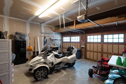 Photo 40 at 15 Ozoner Crescent, Vellore Village, Vaughan
