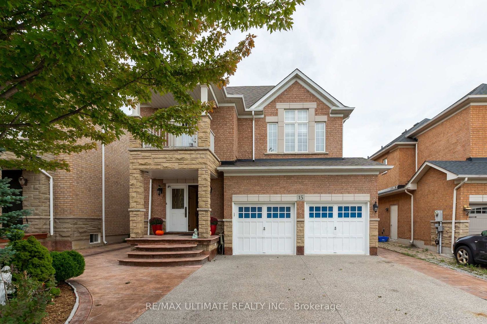 15 Ozoner Crescent, Vellore Village, Vaughan photo number 2