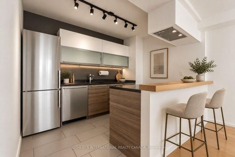 Photo 13 at 708 - 95 Prince Arthur Avenue, Annex, Toronto