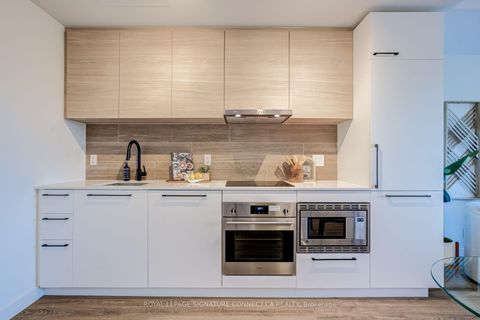 Photo 3 at 617 - 1050 Eastern Avenue, Coxwell, Toronto
