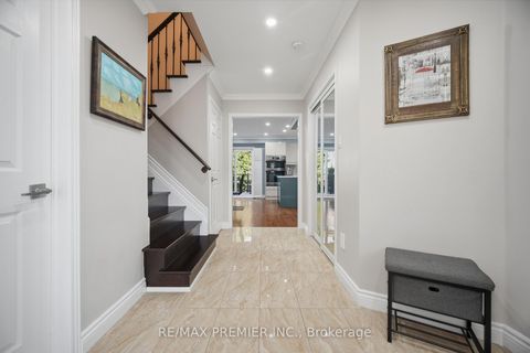 Photo 3 at 66 - 102 Pinedale Gate, East Woodbridge, Vaughan