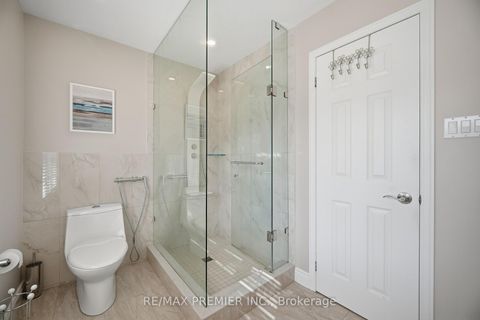 Photo 14 at 66 - 102 Pinedale Gate, East Woodbridge, Vaughan