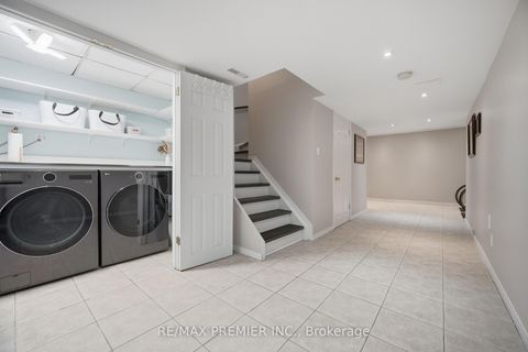 Photo 19 at 66 - 102 Pinedale Gate, East Woodbridge, Vaughan