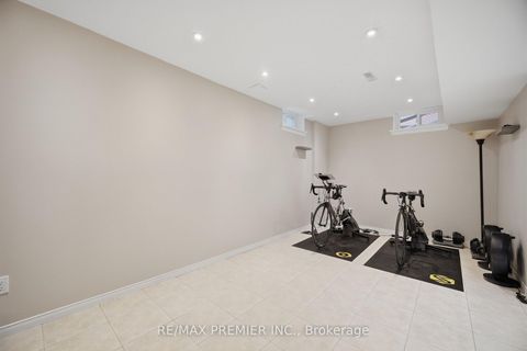 Photo 22 at 66 - 102 Pinedale Gate, East Woodbridge, Vaughan