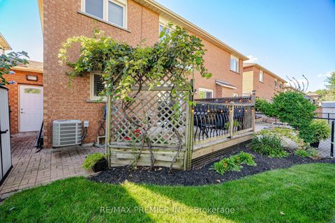 Photo 25 at 66 - 102 Pinedale Gate, East Woodbridge, Vaughan