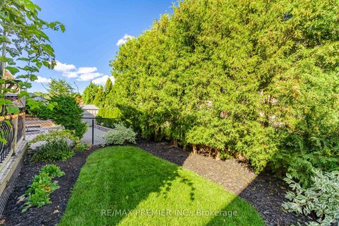 Photo 28 at 66 - 102 Pinedale Gate, East Woodbridge, Vaughan