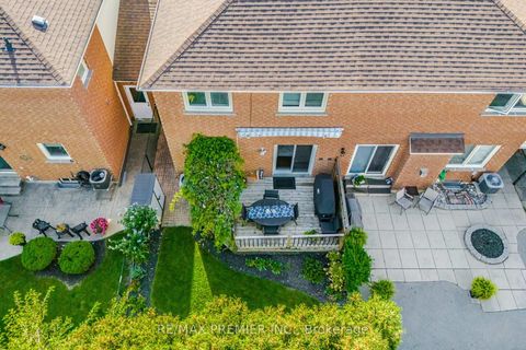 Photo 30 at 66 - 102 Pinedale Gate, East Woodbridge, Vaughan