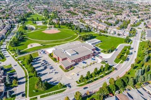 Photo 32 at 66 - 102 Pinedale Gate, East Woodbridge, Vaughan