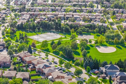 Photo 35 at 66 - 102 Pinedale Gate, East Woodbridge, Vaughan