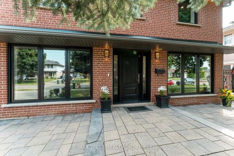 Photo 1 at 139 Redgrave Drive, Richview, Toronto