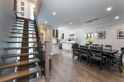 Photo 3 at 139 Redgrave Drive, Richview, Toronto