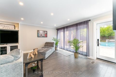 Photo 6 at 139 Redgrave Drive, Richview, Toronto