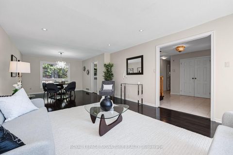 Photo 5 at 3161 Bayview Avenue, Bayview Village, Toronto