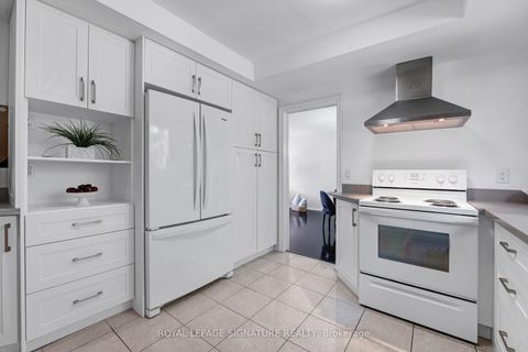 Photo 11 at 3161 Bayview Avenue, Bayview Village, Toronto