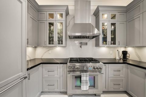 Photo 11 at 9 Bethesda Court, Don Mills, Toronto