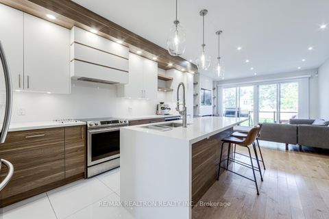 Photo 4 at 6B Trowell Avenue, Eglinton West, Toronto
