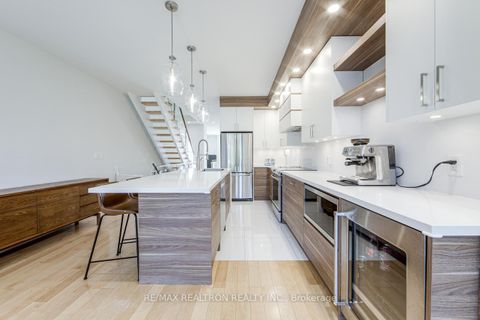 Photo 6 at 6B Trowell Avenue, Eglinton West, Toronto