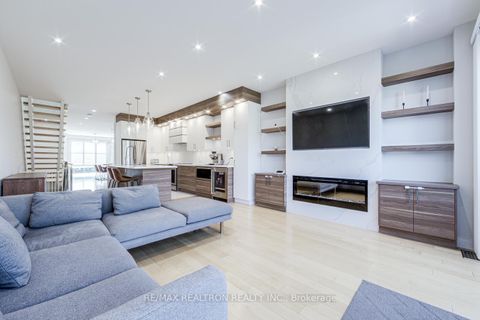 Photo 10 at 6B Trowell Avenue, Eglinton West, Toronto