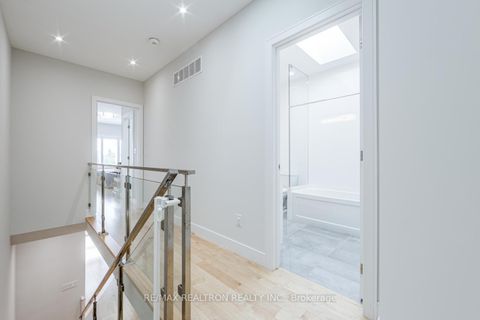 Photo 13 at 6B Trowell Avenue, Eglinton West, Toronto