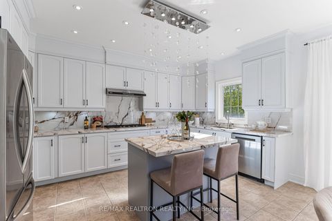 Photo 6 at 125 Lady Karen Crescent, Patterson, Vaughan
