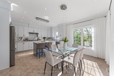 Photo 8 at 125 Lady Karen Crescent, Patterson, Vaughan