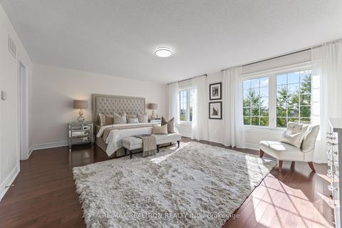 Photo 11 at 125 Lady Karen Crescent, Patterson, Vaughan