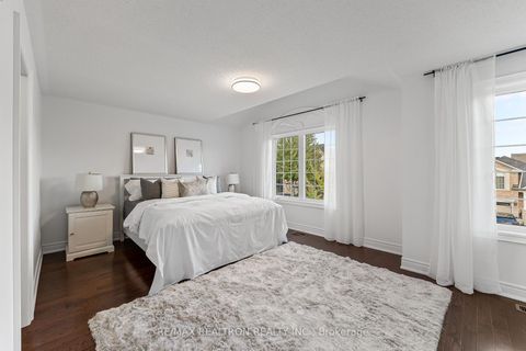 Photo 14 at 125 Lady Karen Crescent, Patterson, Vaughan